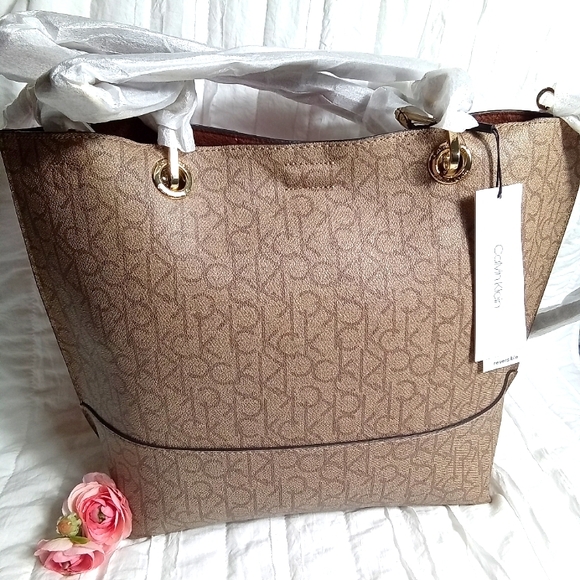 🌷New Calvin Klein Tote Bag 🌷 - Picture 2 of 5